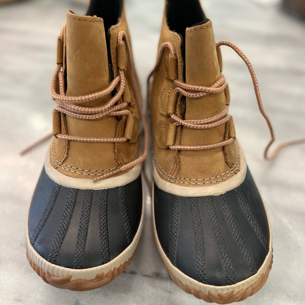 Brand New In Box Sorel Out n About Plus Rainboots